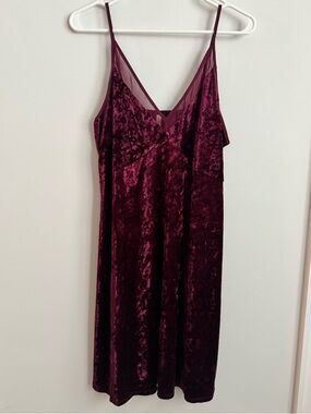 Xhilaration Crushed Velvet V-Neck Dress in Berry Burgundy Wine